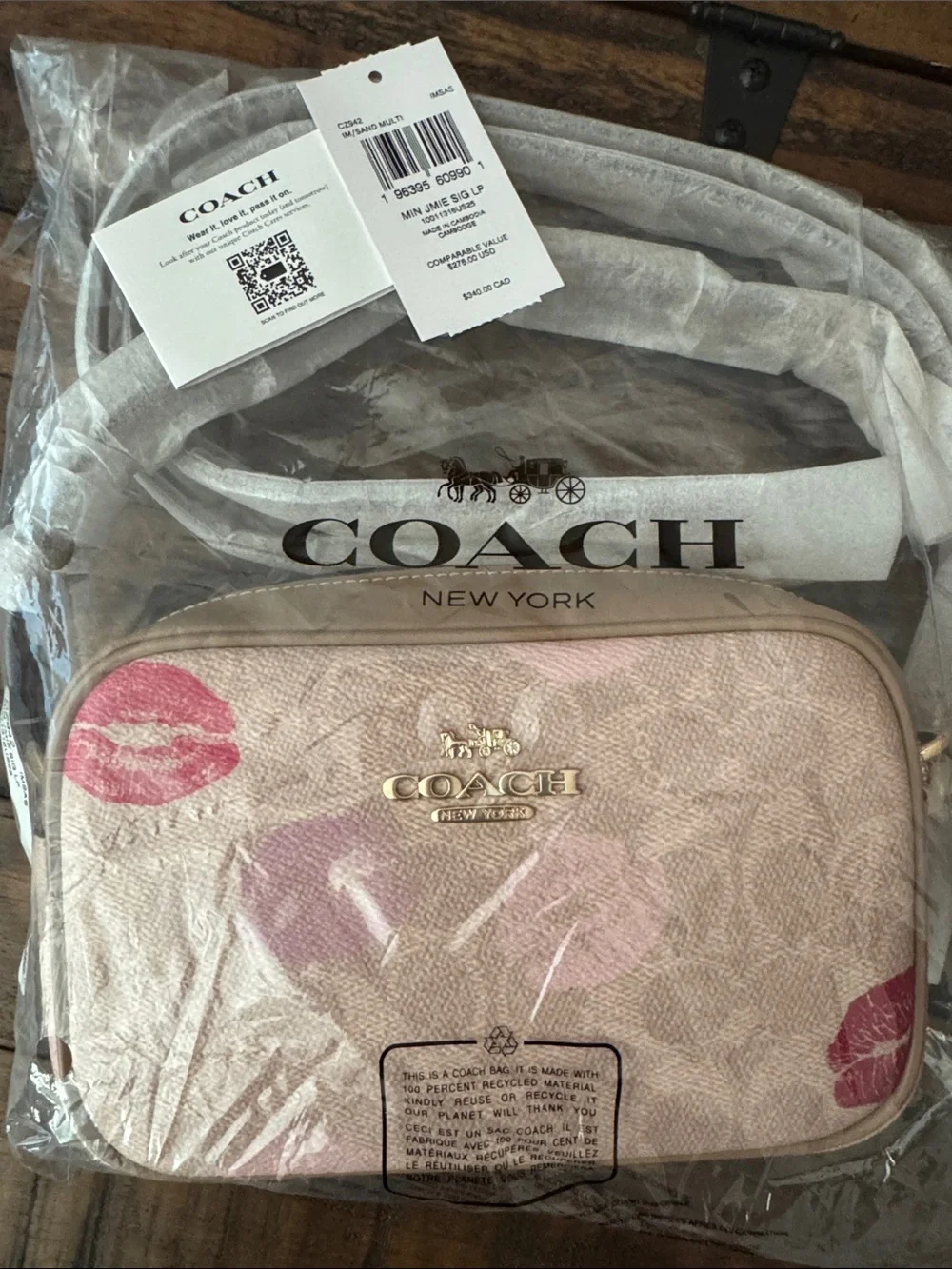 NWT Coach Mini Jamie Camera Bag in Signature Canvas with Lips Print